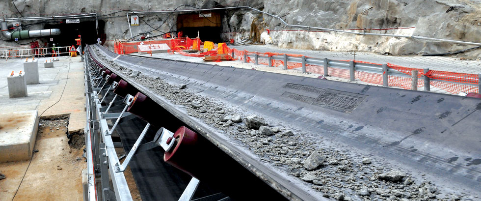 Miners underground [photo]